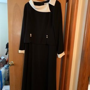 EUC BLACK PILGRIM COLLAR DRESS!  Classic! Size 12P